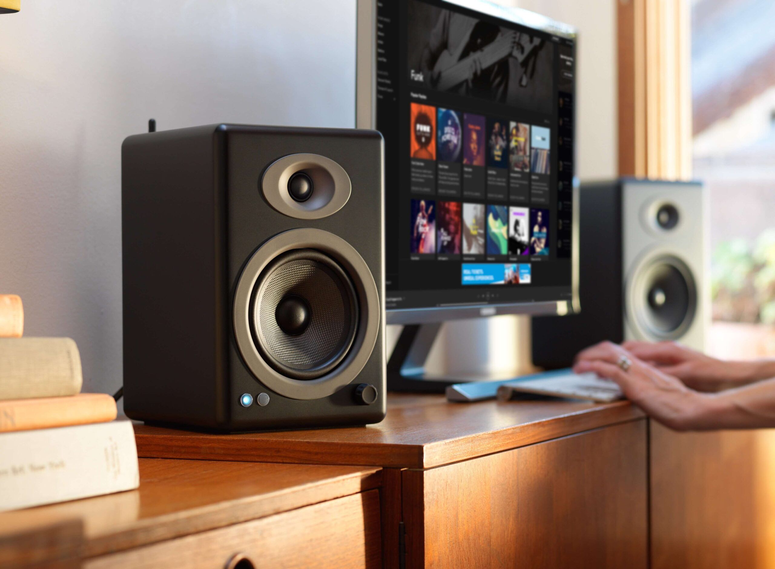 Audioengine A5+ Bluetooth ＋デスクトップスタンド A5+ Home Music System w/ Bluetooth aptX-HD — Audioengine