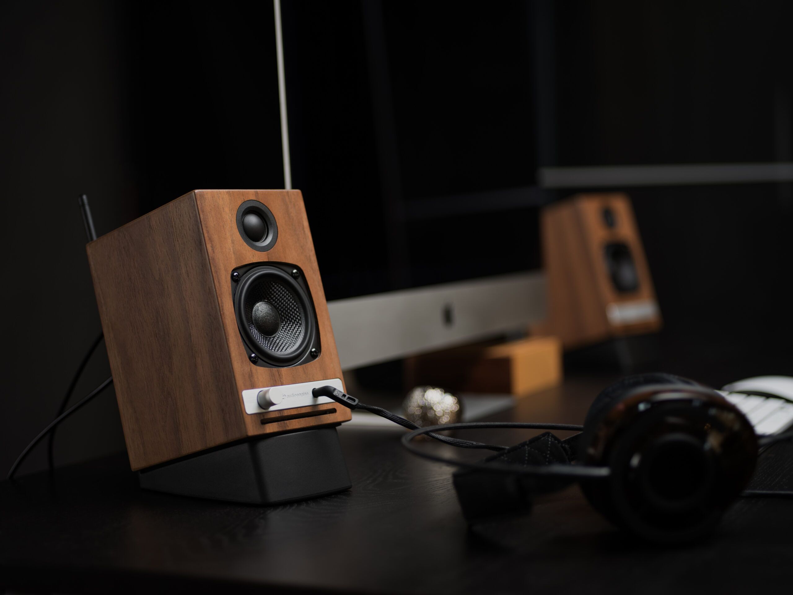 audioengine 2+ スタンドセット Amazon.com: Audioengine DS1 Small Angled Speaker Stand - Designed