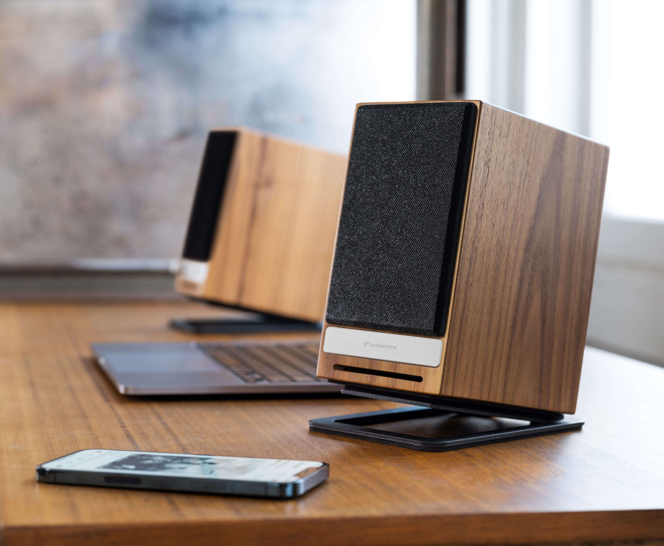 Audioengine A2+ スピーカー(スタンド付き) Audioengine A2+ Next Gen ホームミュージックシステム with Bluetooth