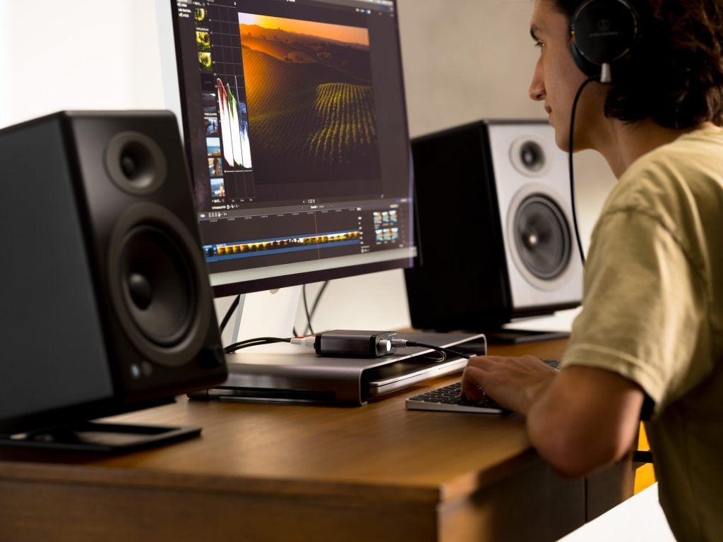 What Makes a Speaker Good for Near-Field Listening? 