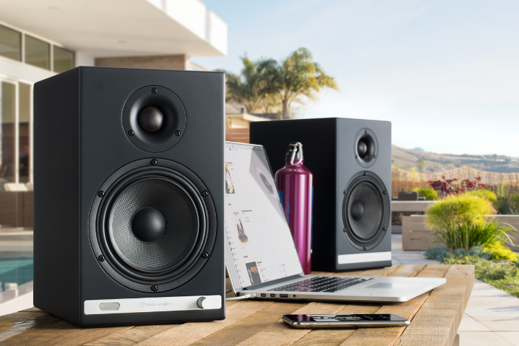 Outdoor TV Audio Guide: How to Set Up an Outdoor Home Theater